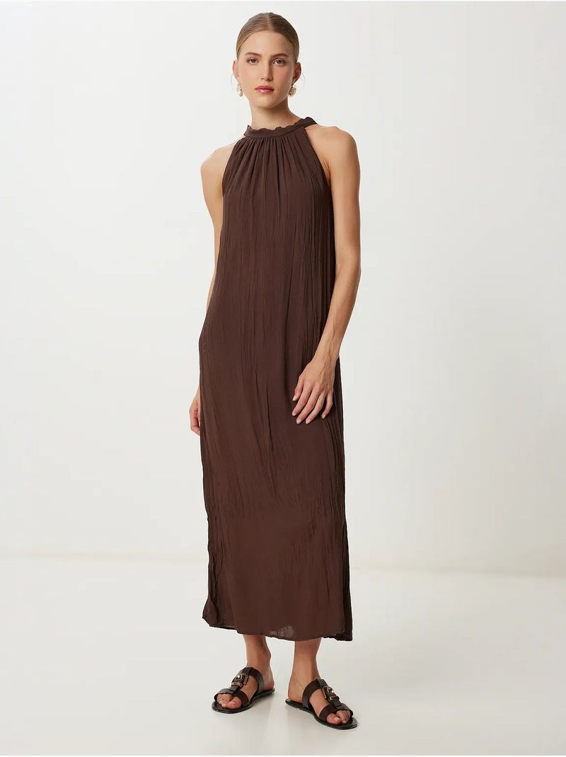 Vestido midi texturizado con cuello halter istanbul Marrón chocolate - Kiabi