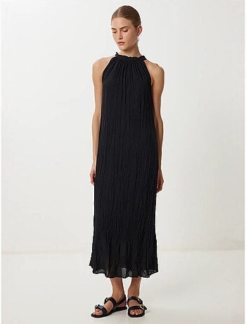 Vestido midi texturizado con cuello halter istanbul