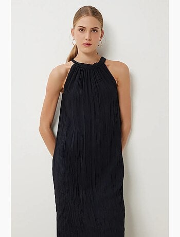 Vestido midi texturizado con cuello halter istanbul