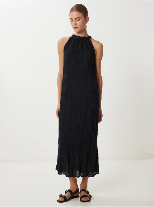 Vestido midi texturizado con cuello halter istanbul - Kiabi Vestido midi texturizado con cuello halter istanbul - Kiabi