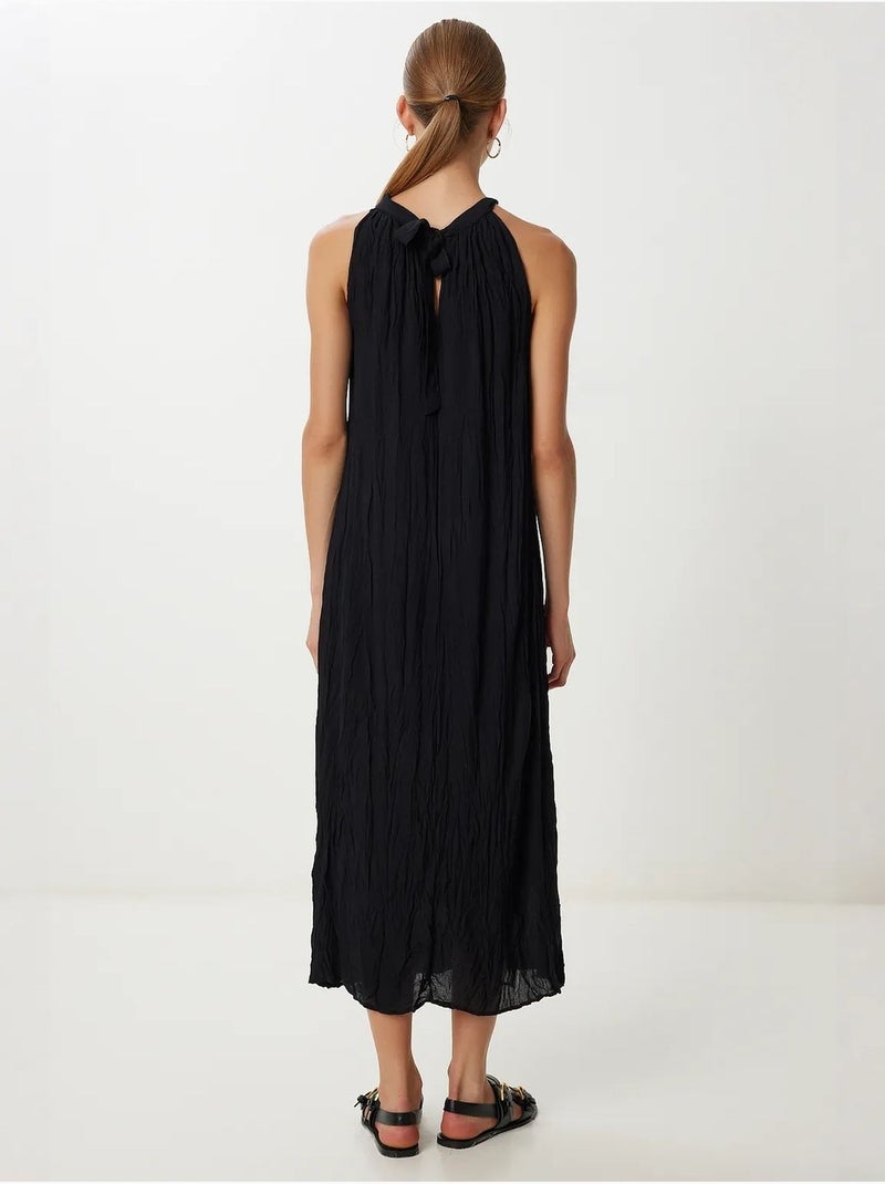 Vestido midi texturizado con cuello halter istanbul Negro - Kiabi
