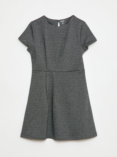 Vestido Milano con corte acampanado y manga corta - Kiabi