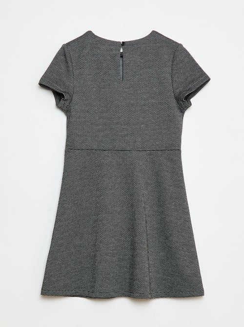 Vestido Milano con corte acampanado y manga corta - Kiabi