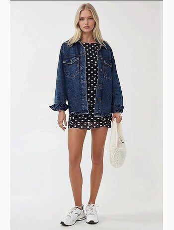 Vestido mini ajustado con estampado de lunares y cuello barco hiccup