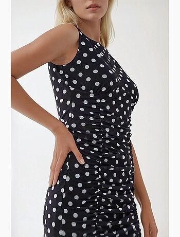 Vestido mini ajustado con estampado de lunares y cuello barco hiccup