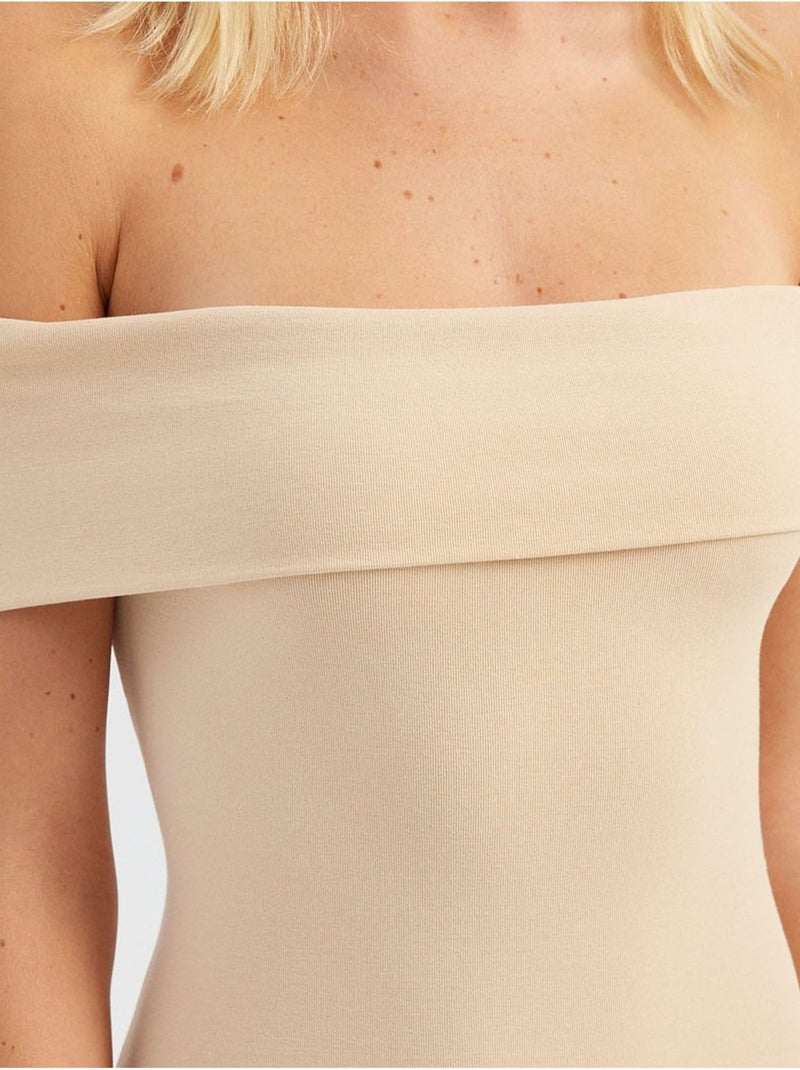 Vestido mini ajustado con hombros descubiertos hiccup Beige natural - Kiabi
