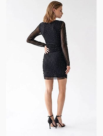 Vestido mini ajustado con lentejuelas y detalle de piedra mixray