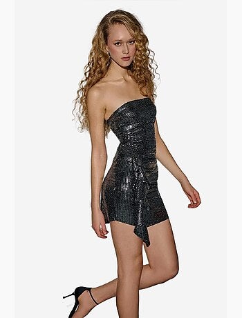 Vestido mini ajustado con lentejuelas y detalle drapeado, sin tirantes hiccup