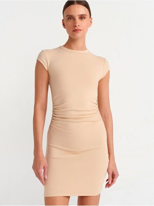 Vestido mini ajustado de mujer dilvin - Kiabi Vestido mini ajustado de mujer dilvin - Kiabi