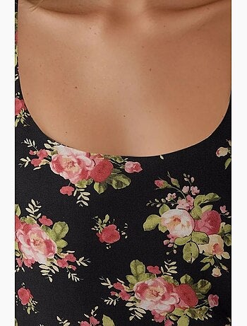 Vestido mini ajustado estampado con cuello en u hiccup