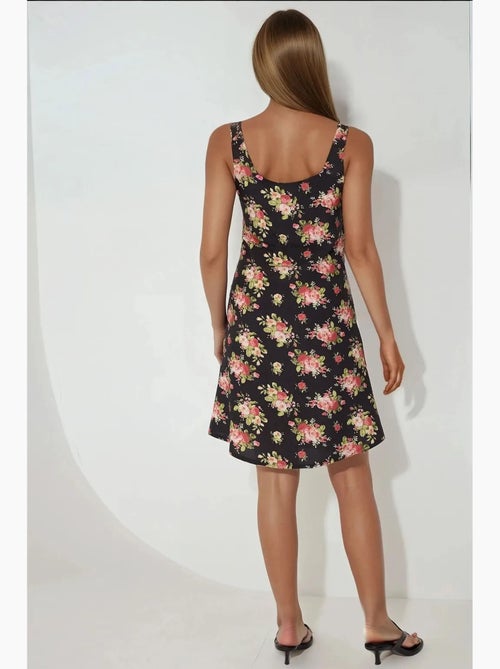 Vestido mini ajustado estampado con cuello en u hiccup - Kiabi Vestido mini ajustado estampado con cuello en u hiccup - Kiabi