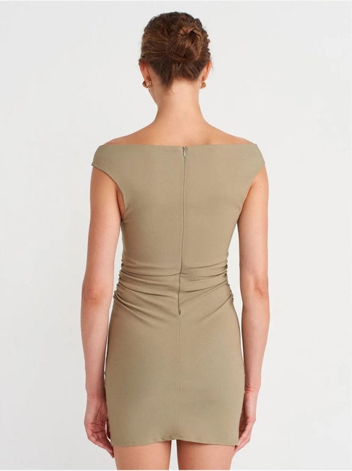 Vestido mini bardot ajustado dilvin - Kiabi Vestido mini bardot ajustado dilvin - Kiabi
