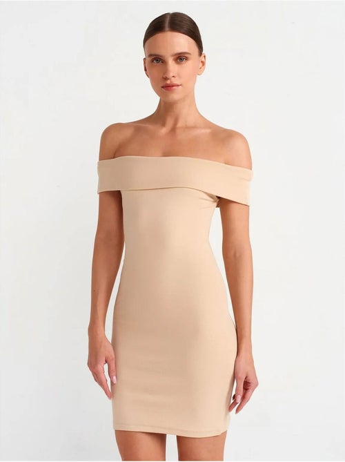Vestido mini ceñido con escote off-shoulder dilvin - Kiabi Vestido mini ceñido con escote off-shoulder dilvin - Kiabi