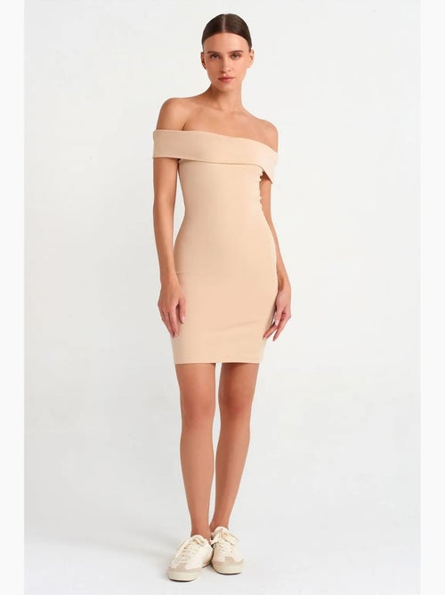 Vestido mini ceñido con escote off-shoulder dilvin - Kiabi Vestido mini ceñido con escote off-shoulder dilvin - Kiabi