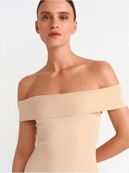 Vestido mini ceñido con escote off-shoulder dilvin - Kiabi Vestido mini ceñido con escote off-shoulder dilvin - Kiabi