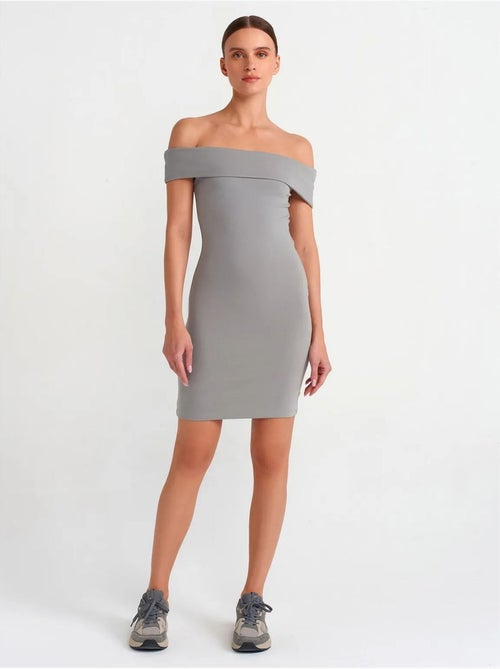 Vestido mini ceñido con escote off-shoulder dilvin - Kiabi Vestido mini ceñido con escote off-shoulder dilvin - Kiabi