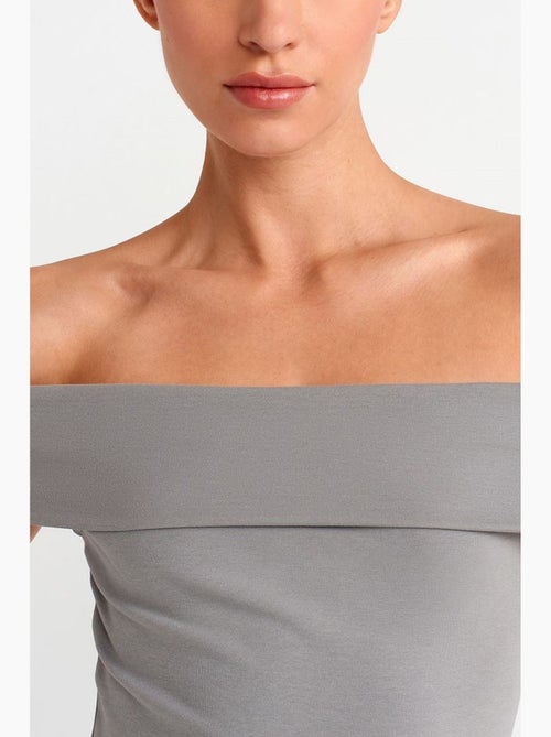 Vestido mini ceñido con escote off-shoulder dilvin - Kiabi Vestido mini ceñido con escote off-shoulder dilvin - Kiabi