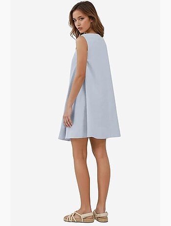Vestido mini con cuello en u y corte en a hiccup