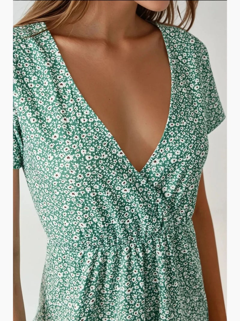 Vestido mini con cuello en v y estampado floral hiccup Verde - Kiabi
