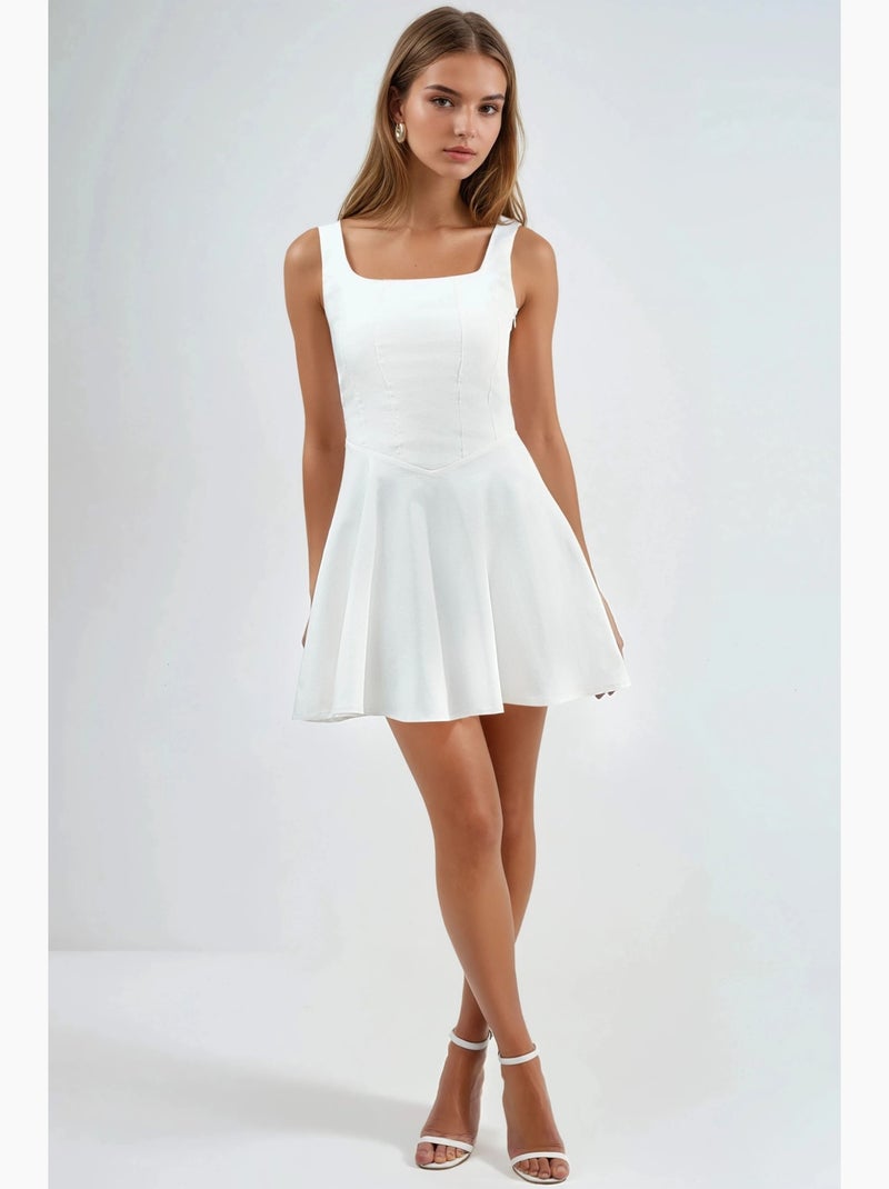 Vestido mini de corte a con cuello cuadrado y cierre de cremallera hiccup Blanco - Kiabi