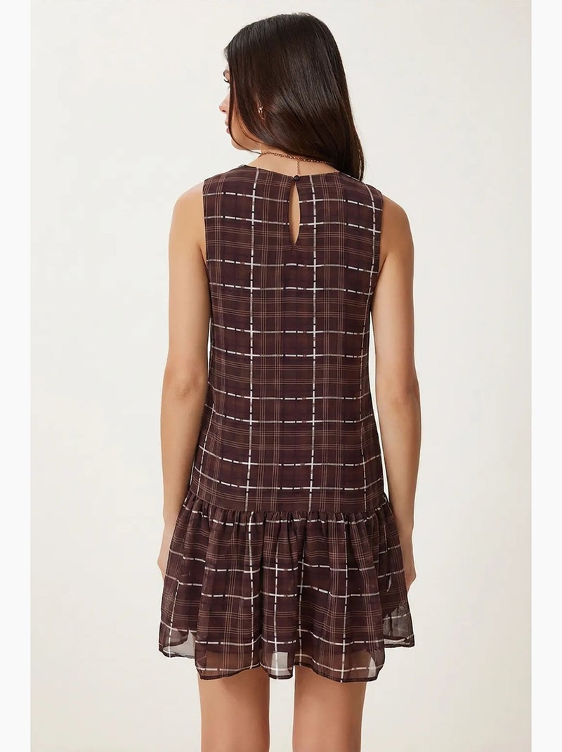 Vestido mini de cuadros con volantes y cuello redondo istanbul Blanco Marrón - Kiabi