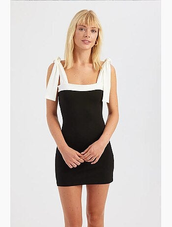 Vestido mini de cuello cuadrado con detalle de lazo y bloques de color hiccup