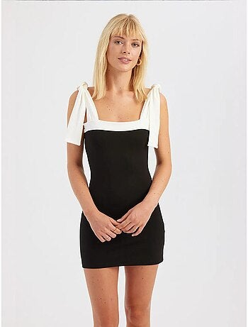 Vestido mini de cuello cuadrado con detalle de lazo y bloques de color