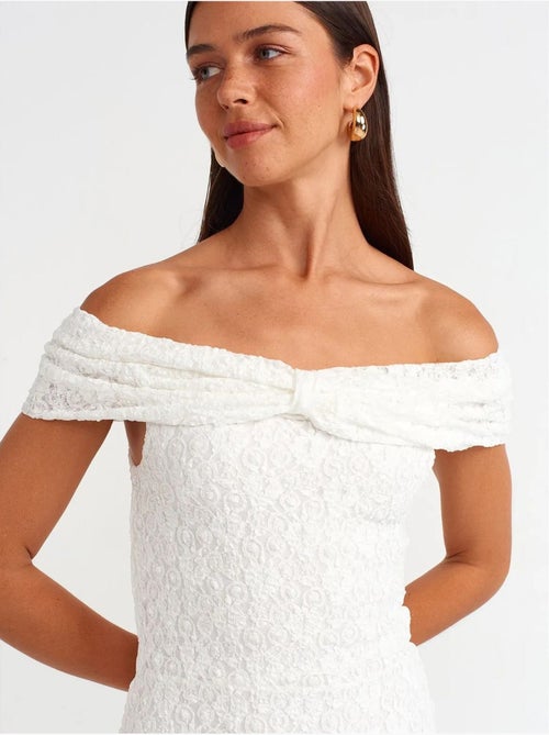 Vestido mini de encaje ajustado - Kiabi Vestido mini de encaje ajustado - Kiabi