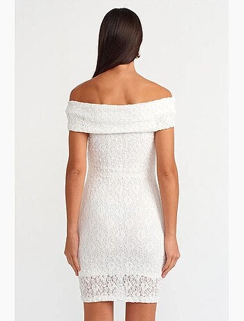 Vestido mini de encaje ajustado dilvin