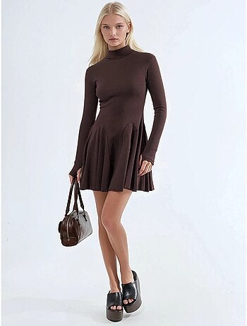 Vestido mini de jersey de cuello alto con diseño de paneles de busem