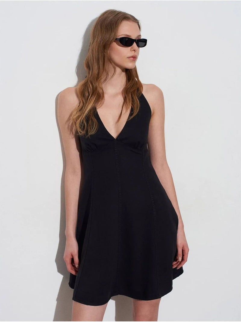 Vestido mini de línea a con cuello halter dilvin Negro - Kiabi