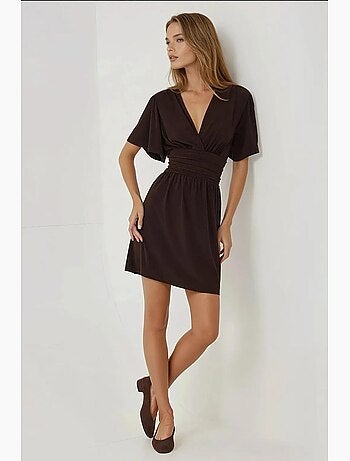 Vestido mini de manga corta con cuello en v hiccup