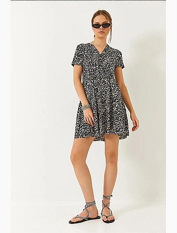 Vestido mini de manga corta con estampado y cuello cruzado lucci