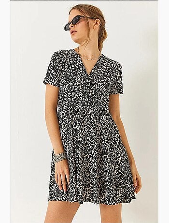 Vestido mini de manga corta con estampado y cuello cruzado lucci
