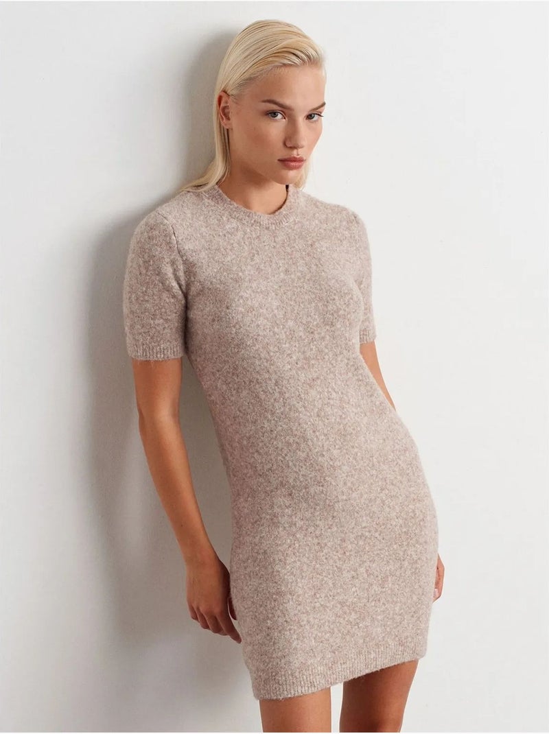 Vestido mini de punto acanalado Beige natural - Kiabi