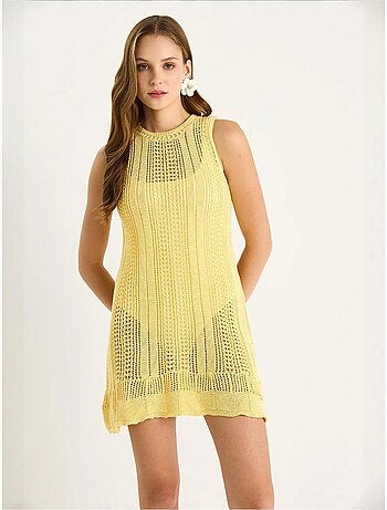 Vestido mini de punto texturizado con cuello halter y detalle de encaje lucci