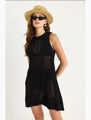 Vestido mini de punto texturizado con cuello halter y detalle de encaje lucci