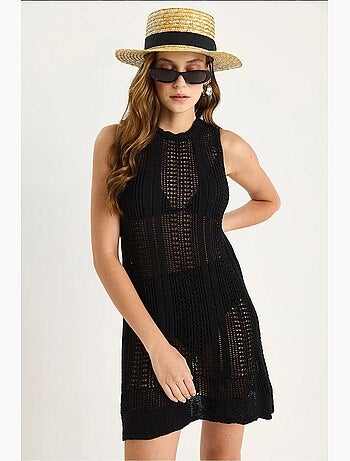 Vestido mini de punto texturizado con cuello halter y detalle de encaje lucci