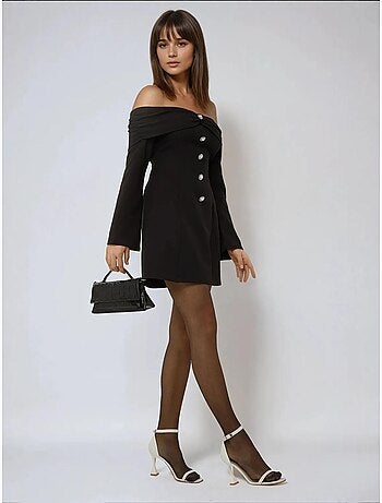 Vestido mini exclusivo con hombros descubiertos y detalle de botones