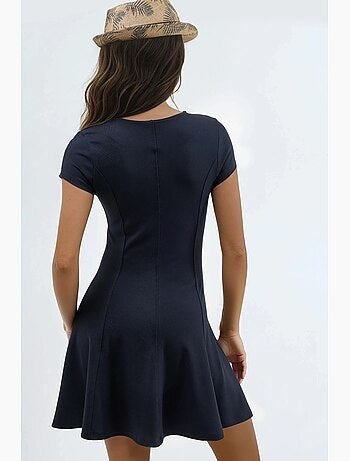 Vestido mini patinador con cuello en u de busem