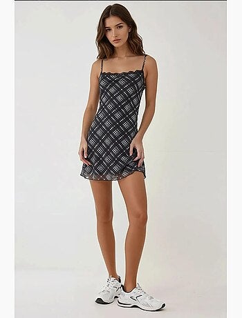 Vestido mini patinador estampado con detalle de encaje hiccup