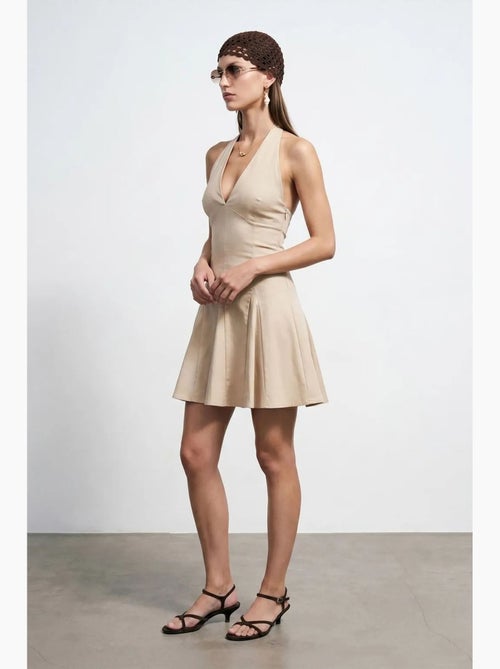 Vestido mini skater con cuello halter dilvin - Kiabi Vestido mini skater con cuello halter dilvin - Kiabi