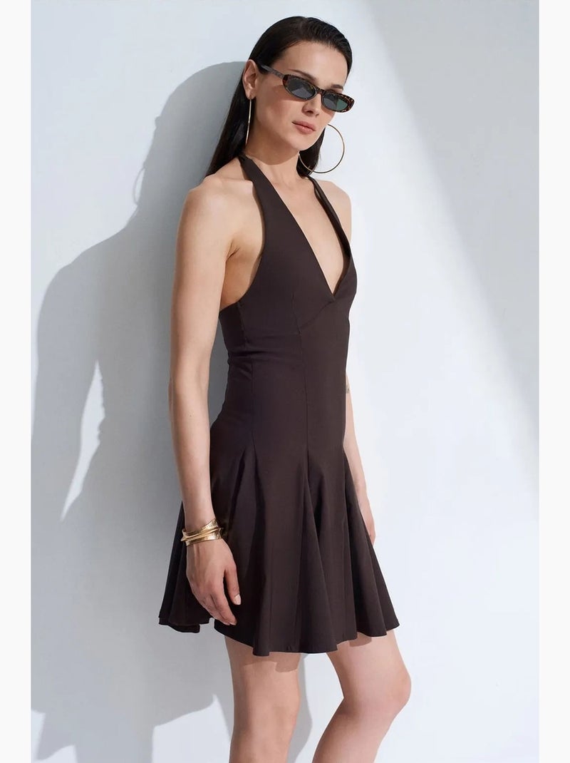 Vestido mini skater con cuello halter dilvin Marrón chocolate - Kiabi