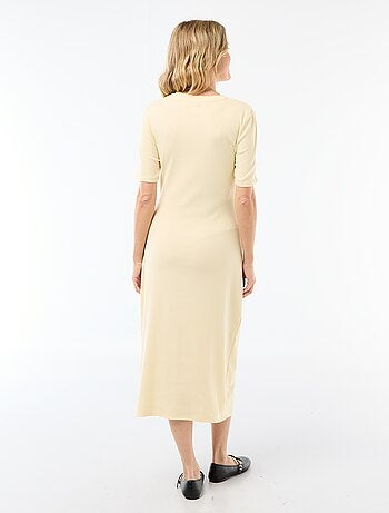 Vestido premamá con torsión frontal