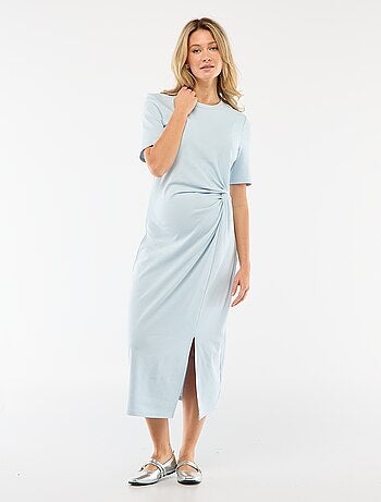 Vestido premamá con torsión frontal