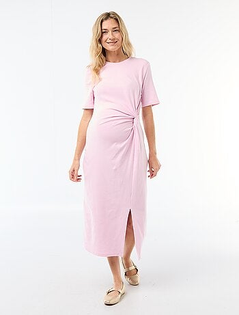 Vestido premamá con torsión frontal