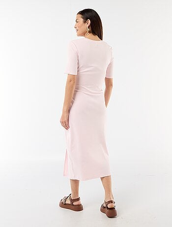 Vestido premamá con torsión frontal