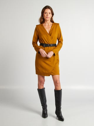 Vestido satinado con escote cruzado
