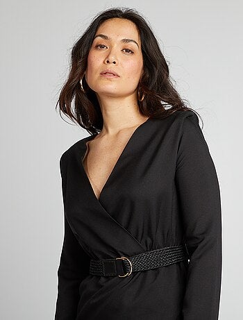 Vestido satinado con escote cruzado