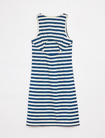 Vestido sin mangas con abertura en la espalda